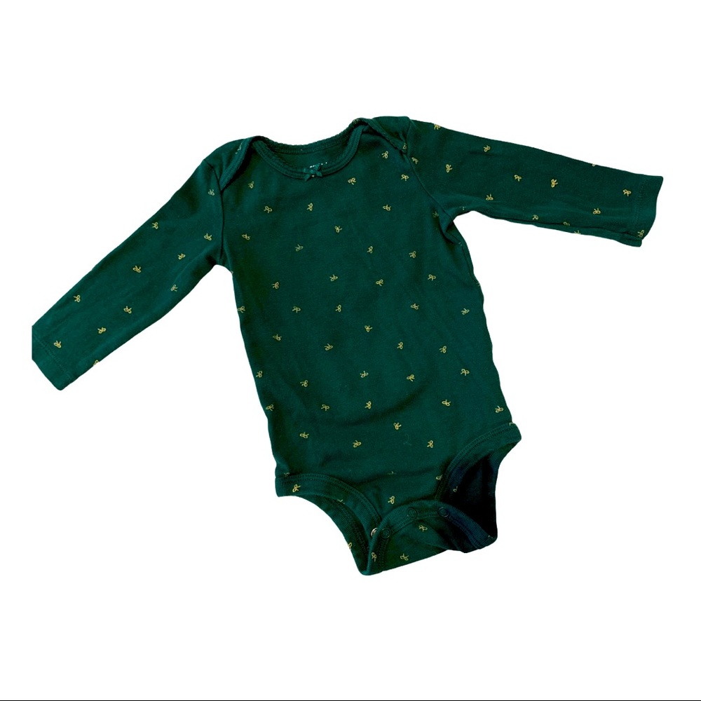 Used 2Pack Carter’s Baby Girl Onsie
